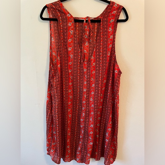 Sleeveless Dress With Tie Back - Picture 5 of 6